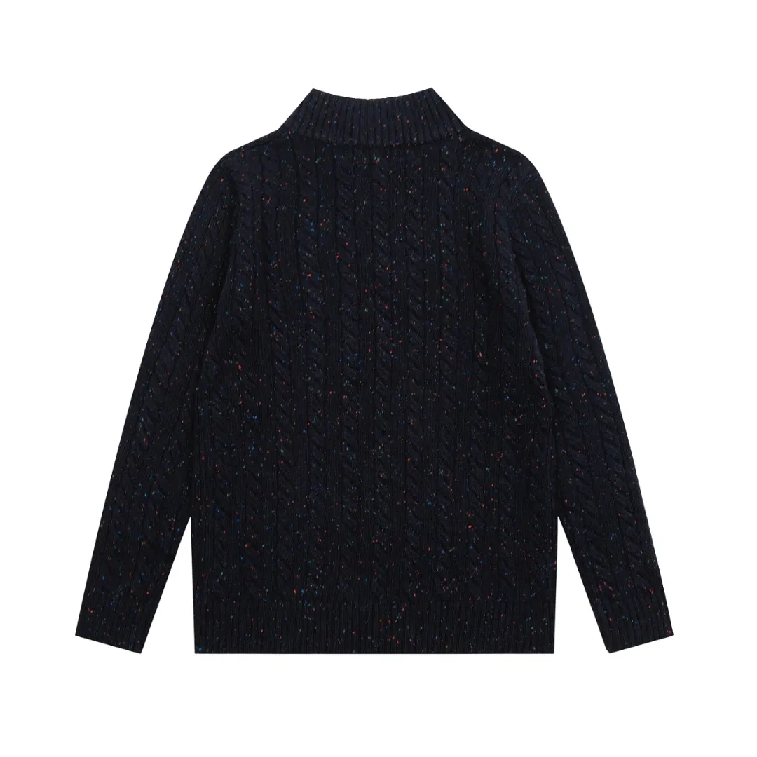 🅿️250 "Top quality" Style number: DS038# [Ralph Lauren wool blend pony embroidery logo twist knitted half-zip sweater] ✅Ralph Lauren gradient multi-color dot versatile couple's knitted half-zip pullover sweater ✅15% Merino cotton wool 85% wool blend Customized laser buttons Clean and clear texture ✅ZP quality 1:1 version Scan the code to enter the GF website Counter quality ✅Details and quality are the only one in Guangzhou. Imported quality wool, focusing on high-end, cost-effective. Needless to say good quality. ✅Restore the original version. The maximum size can be worn up to 160 pounds. Loose, comfortable and stress-free. ✅Zip down the lapel. Pull up the zipper to the half-high collar. Easy to wear with any style. Christmas red